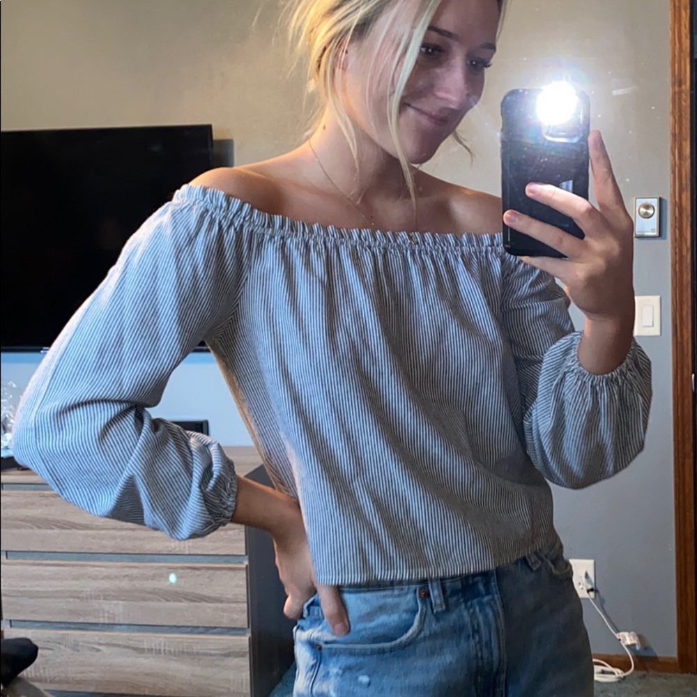 Brandy Melville off the shoulder top